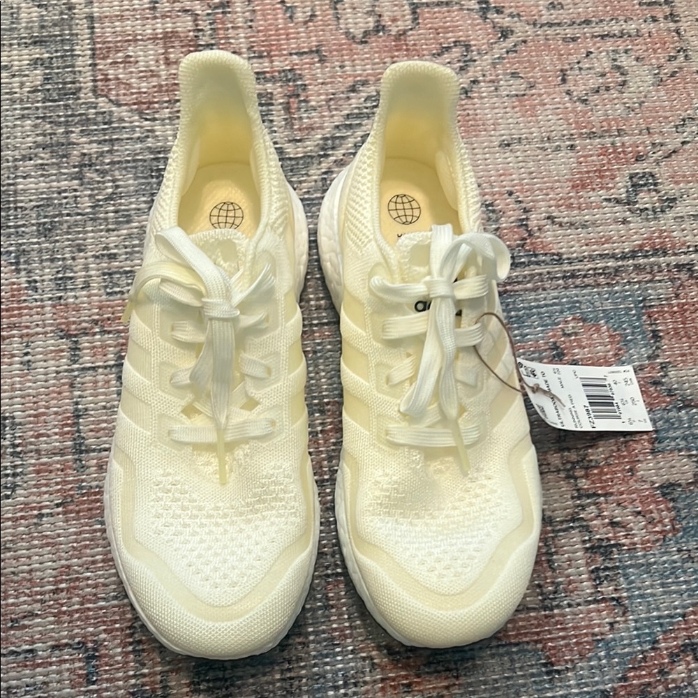 NWT Adidas Ultraboost Cream Sneakers